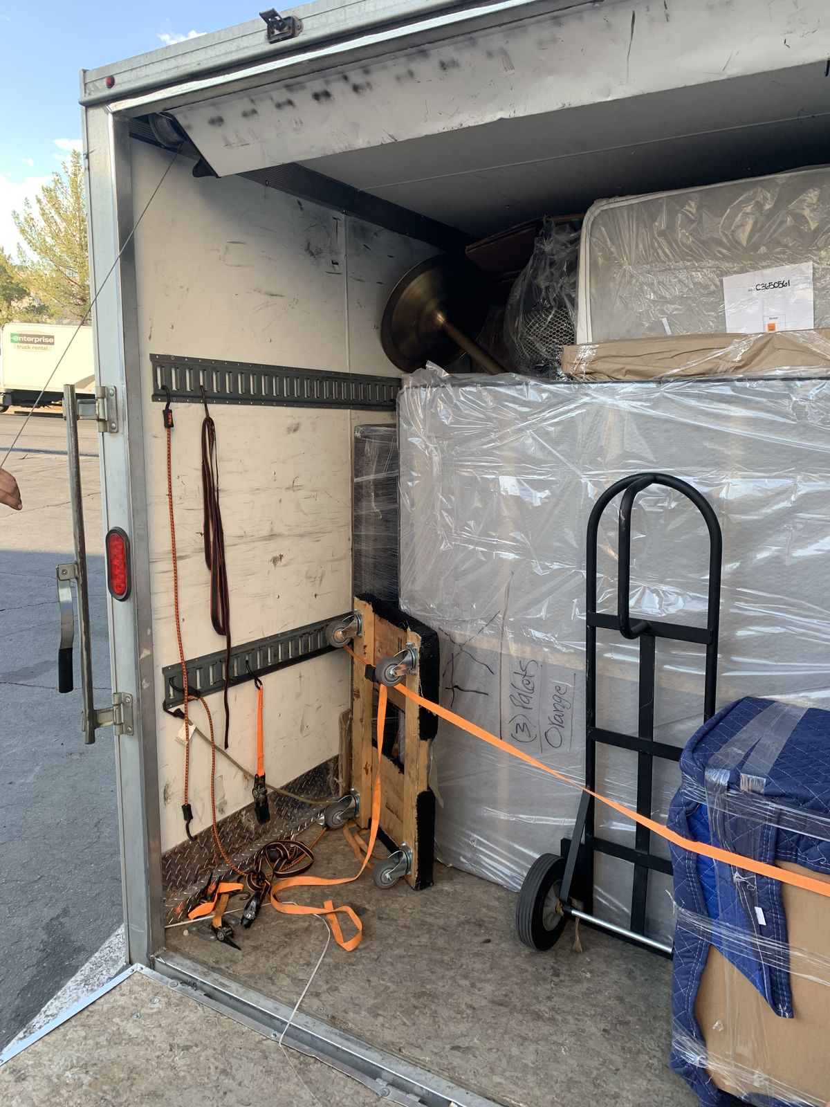 شركة نقل عفش من السعودية إلى عمان
