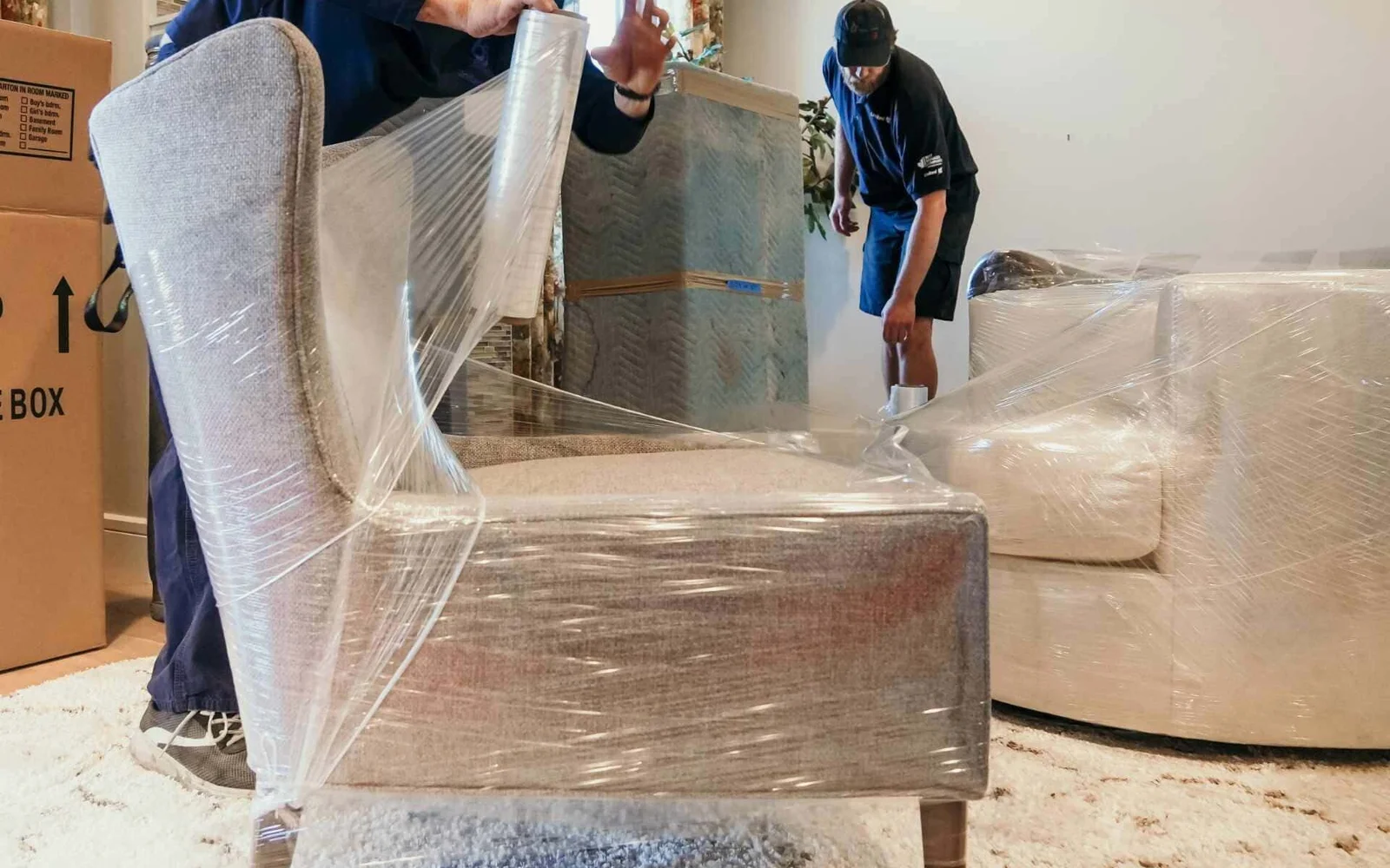 شركة نقل عفش من القصيم الى الامارات