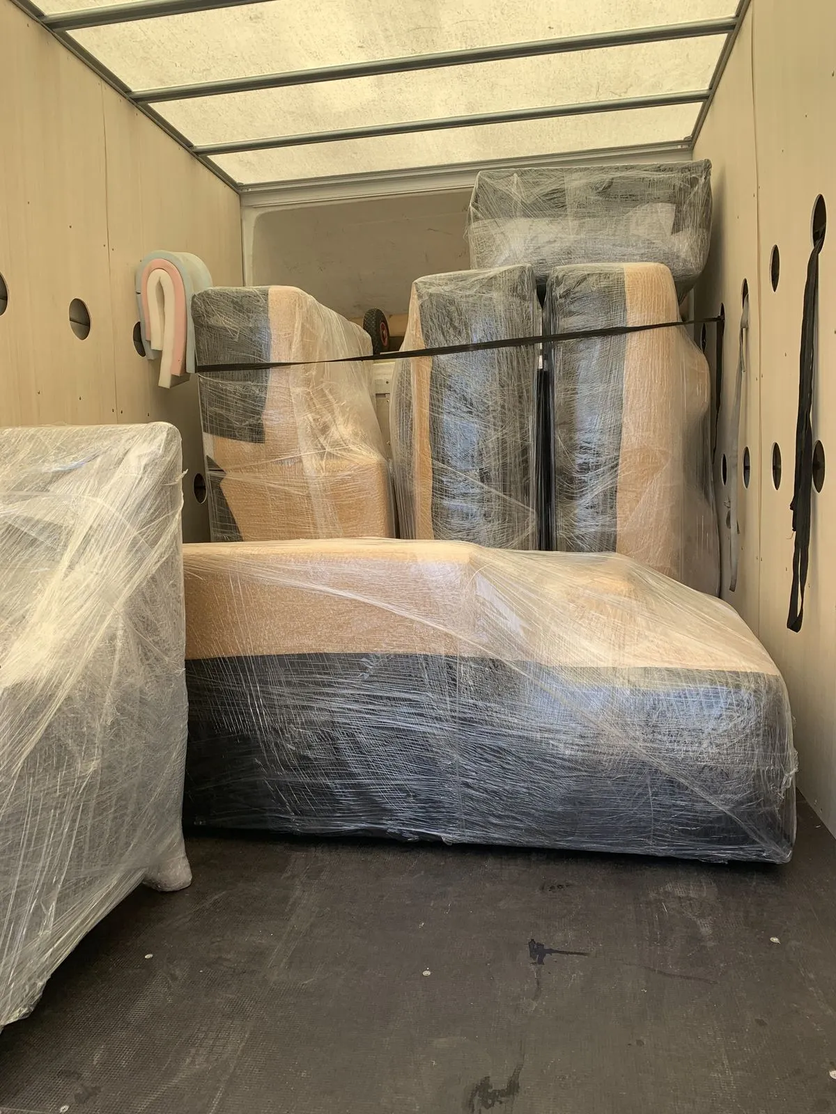شركة نقل عفش من الرياض إلى البحرين